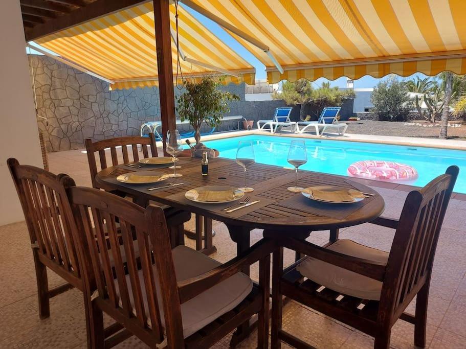Villa Chloe Playa Blanca  Exteriör bild